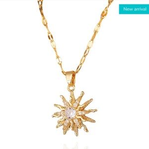 18k Gold Plated Sunburst Fidget Short Necklace with CZ gemstone. New.